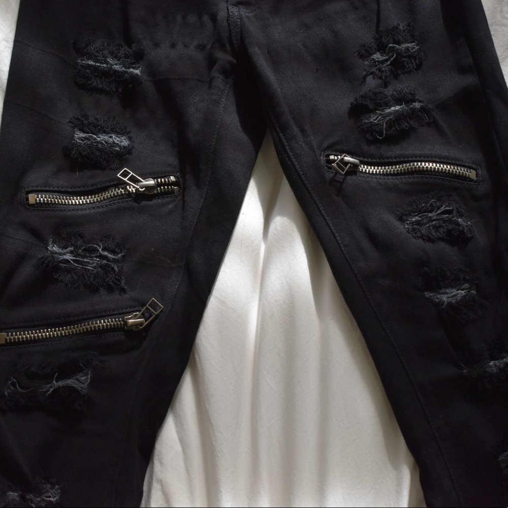 BLACK MULTIPLE ZIP JEANS